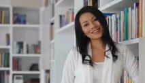 Mengenal Dee Lestari: Penulis Multitalenta yang Menginspirasi