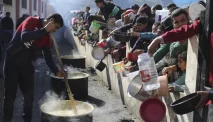 Warga Gaza Melawan Kelaparan, Giling Pakan Ternak untuk Bertahan Hidup